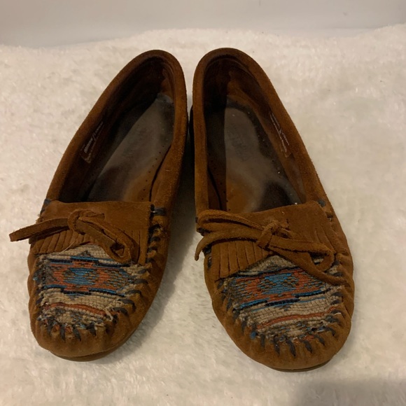 Minnetonka Aztec Moccasins - Picture 1 of 6